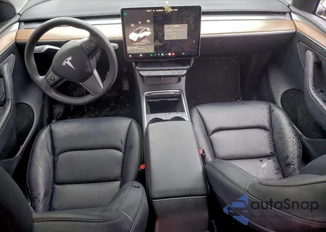 2023 Tesla Model Y z USA, uszkodzony, nr VIN 7SAYGAEE5PF871273